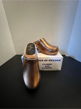 Cape Clogs Women’s Brown Leather Clogs — Classic Slip-On Mules